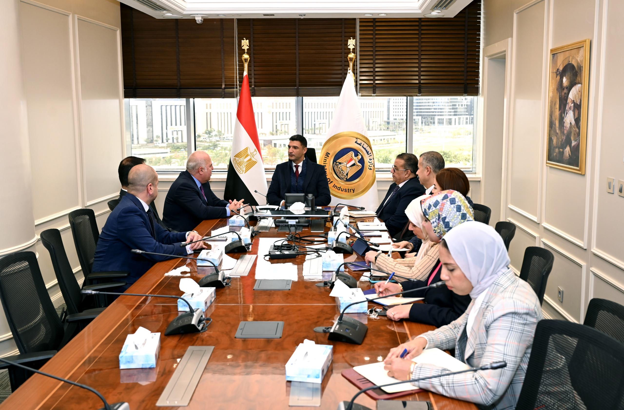وزير الصناعة يستعرض مشروع بولاريس على مساحة 2 مليون متر بأكتوبر
