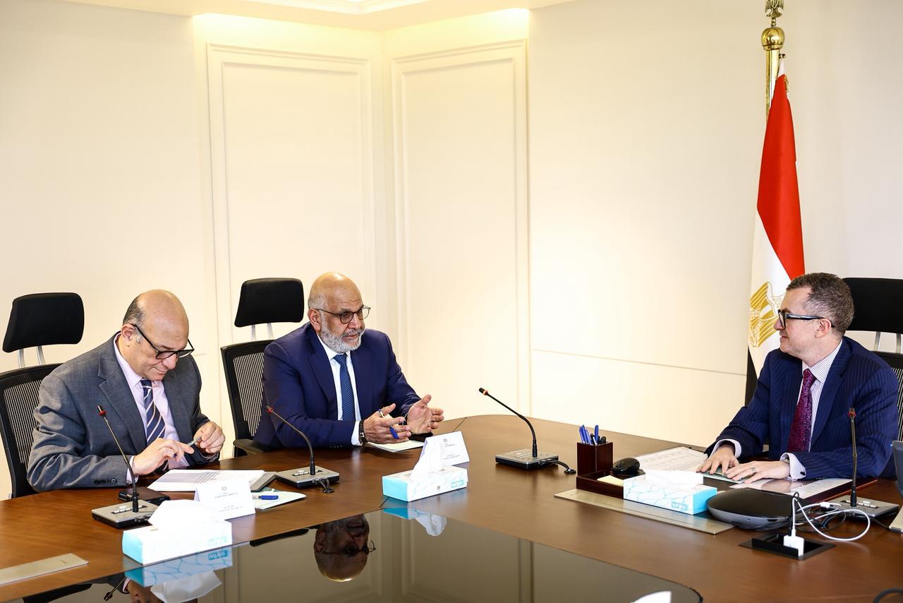 وزير التخطيط يؤكد دعم المشروعات وتوسيع قاعدة الإنتاج لخلق فرص عمل جديدة
