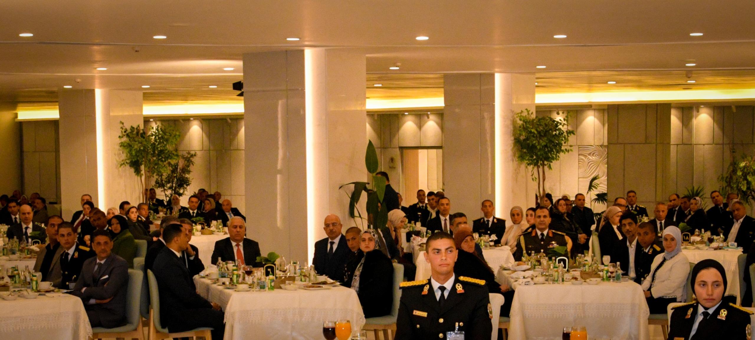 عاجل: الرئيس السيسي يحذر من ظروف صعبة بالمنطقة ويؤكد أن الوضع الراهن قد يسبب أزمة اقتصادية