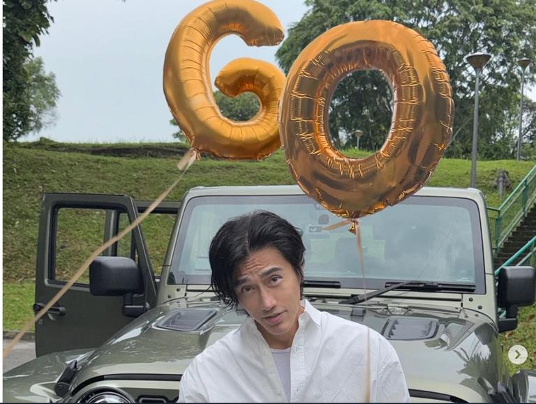 مصور سنغافوري يشعل مواقع التواصل بصور احتفالية لعيد ميلاده الستين