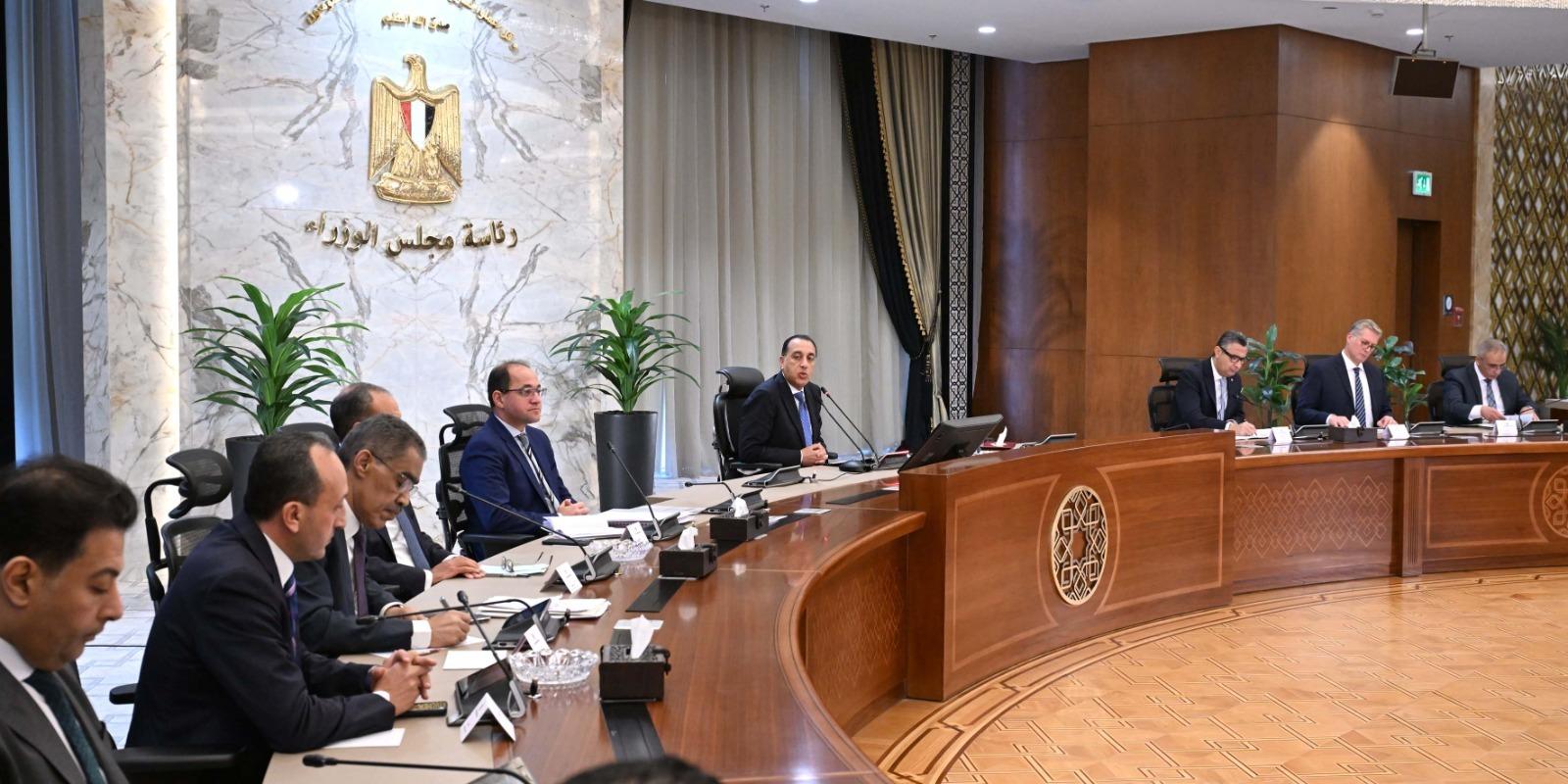 رئيس الوزراء المصري يؤكد استمرار الجهود الدبلوماسية لاحتواء التصعيد في الشرق الأوسط