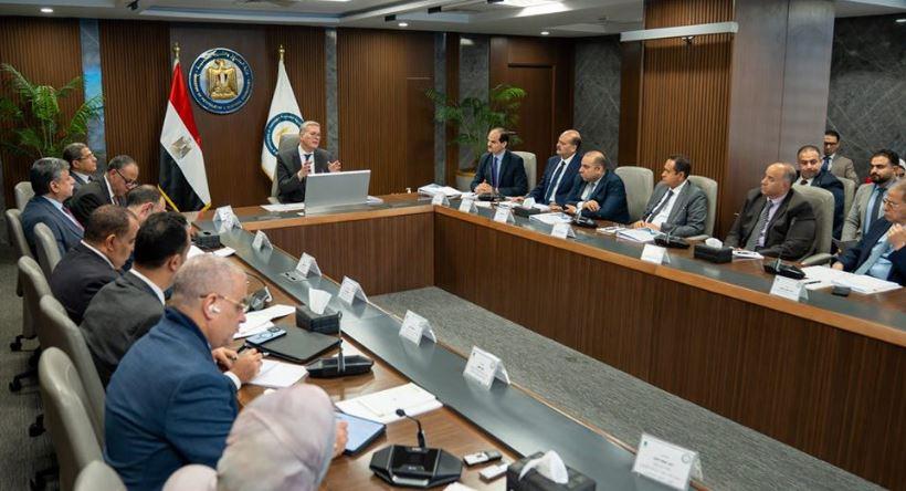 وزير البترول يعلن عن مزايدة عالمية جديدة للبحث عن الغاز في غرب المتوسط خلال 2026