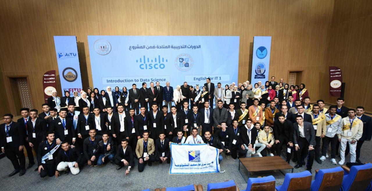 وزارة التعليم تعلن عن 50 منحة مجانية لأبناء الشهداء في إطار تطوير المنظومة التعليمية