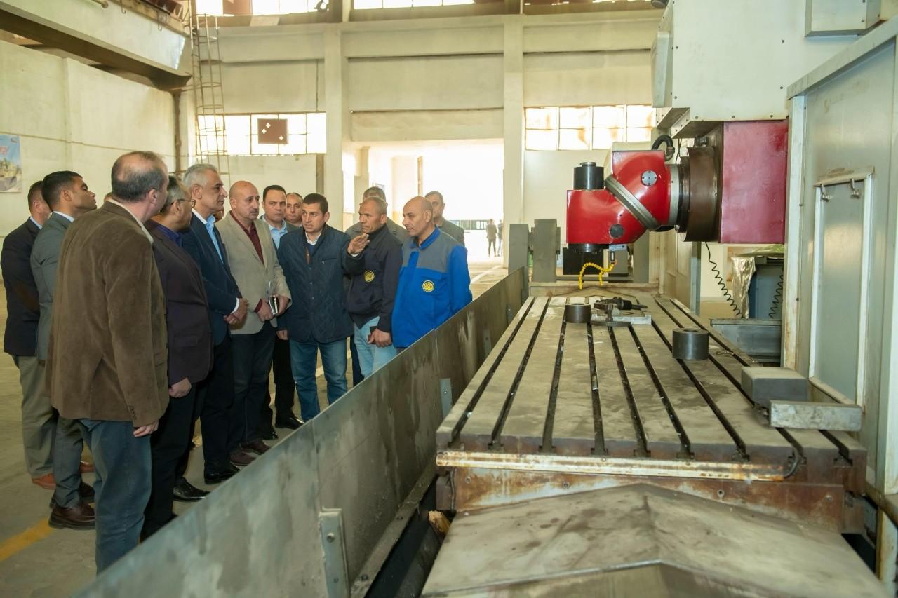 وزير الإنتاج الحربي خلال اللقاء