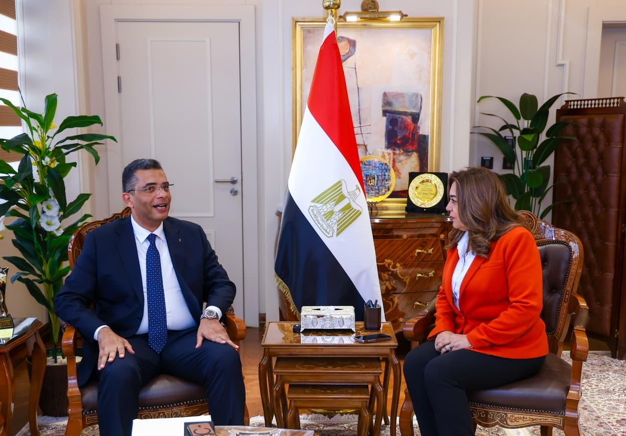 وزارة التنمية المحلية تتابع الموجة الـ28 لإزالة التعديات وتحسين الخدمات بالبحر الأحمر