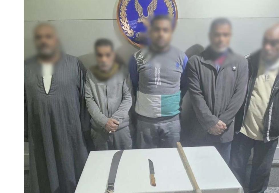 كشف ملابسات فيديو مشاجرة بالأسلحة البيضاء وتضبط المتهمين في الإسكندرية
