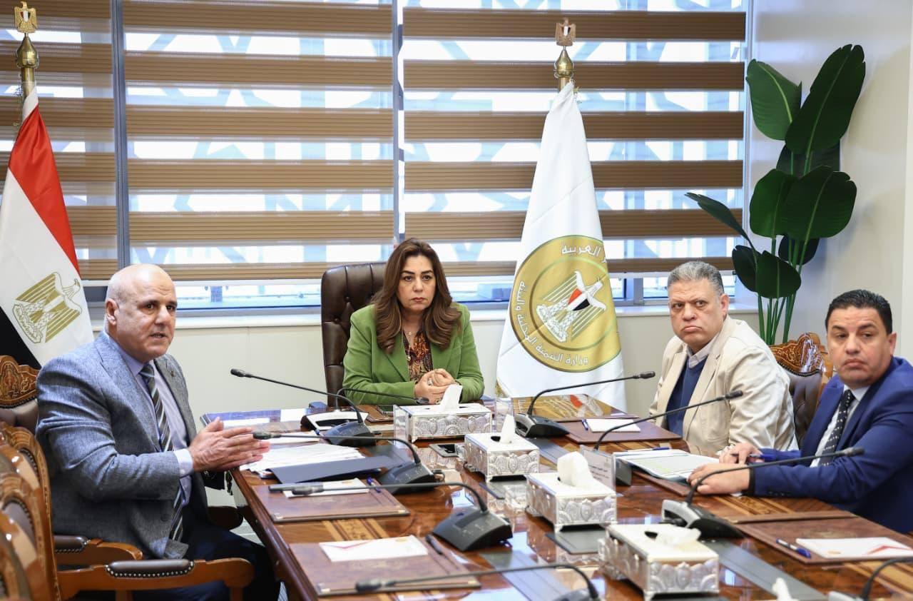 اجتماع وزير التنمية المحلية