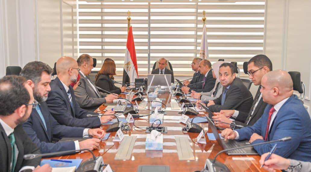 وزير الاستثمار يبحث مع جنرال موتورز توسيع التصنيع المحلي لخلق فرص عمل