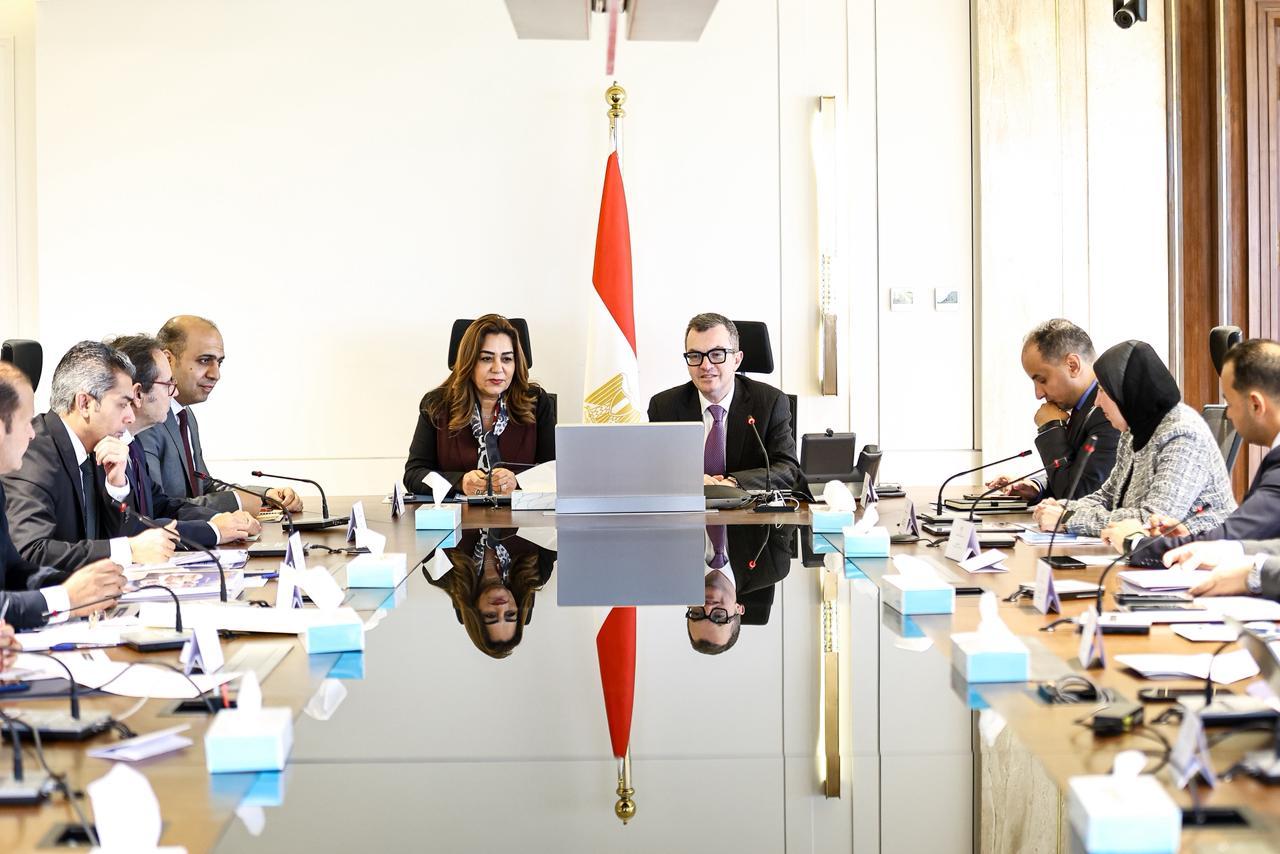 وزير التخطيط يعلن تطوير منظومة متابعة الخطة الاستثمارية لرفع كفاءة الكوادر المحلية