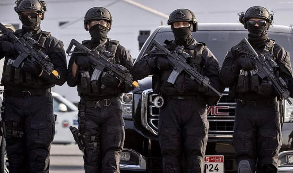 إصابة شخص جراء سقوط شظايا بعد اعتراض صاروخ باليستي في أبوظبي