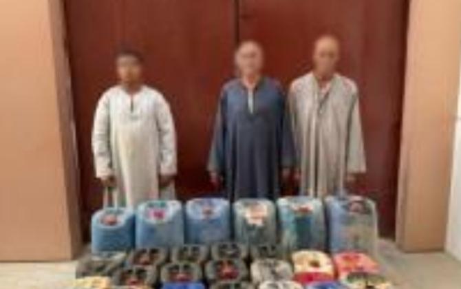 ضبط 1800 لتر مواد بترولية واعتقال 3 بتهمة تجميعها لإعادة بيعها بالسوق السوداء في أسوان