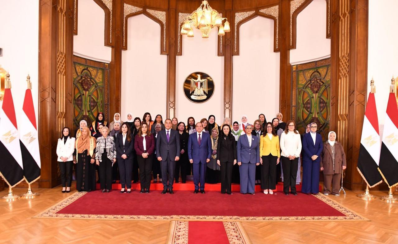 رسائل الرئيس السيسي للمرأة المصرية تثير تفاعلاً واسعاً على وسائل التواصل الاجتماعي