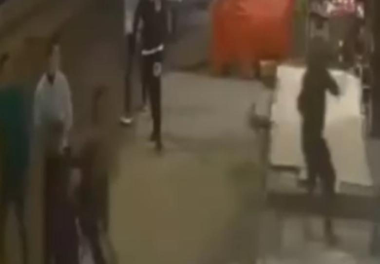 كشف ملابسات فيديو التعدي بالسلاح الأبيض على شخص في الإسكندرية