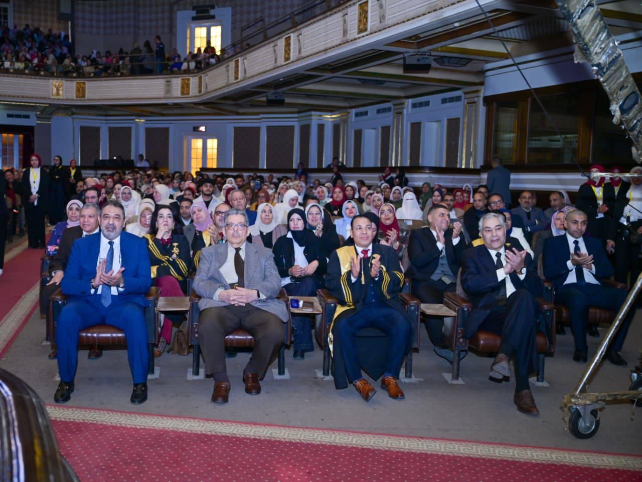 احتفال مرور مائة عام على تأسيس كلية الآداب