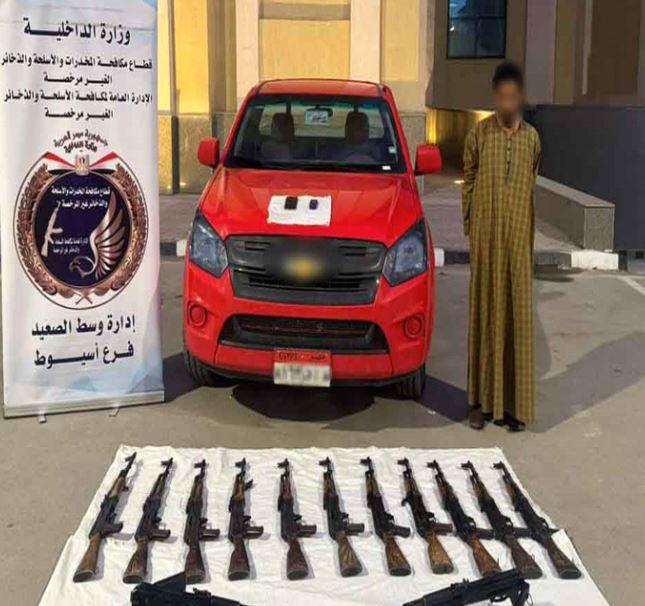 سقوط بؤرة إجرامية في حوزتها نصف طن مخدرات و104 قطع سلاح