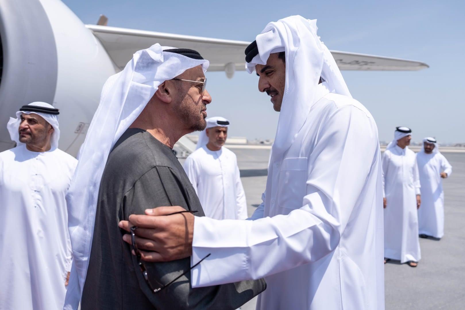 رئيس الإمارات يستقبل أمير قطر في أبوظبي لبحث تطورات المنطقة