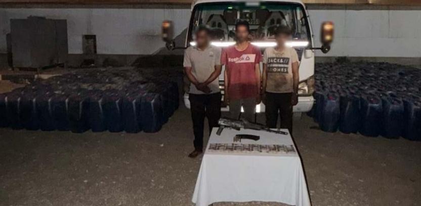 ضبط 3 أشخاص و10 أطنان مواد بترولية داخل مخزن غير مرخص بأسوان