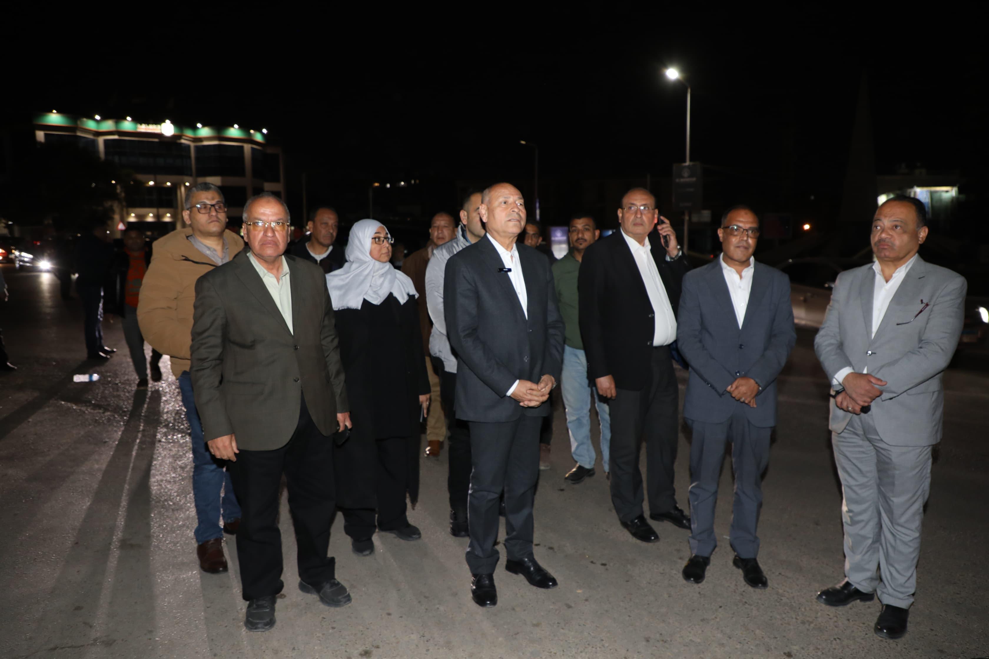 محافظ القاهرة يشيد بوعي المواطنين في ترشيد استهلاك الكهرباء ويؤكد على استمرار الحملات