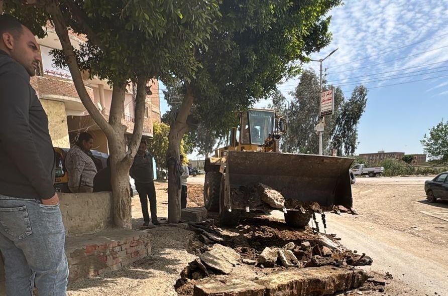 بدء أعمال رصف وتطوير طريق أم دينار بمنشأة القناطر بتكلفة 2.7 مليون جنيه