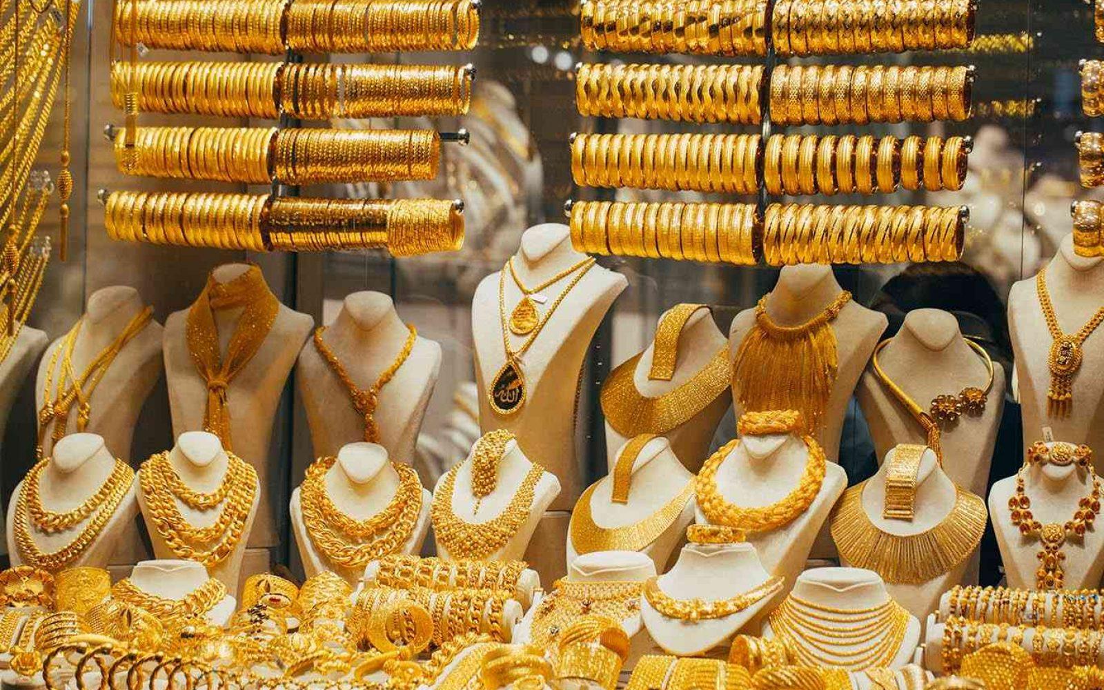 هبوط مفاجئ في سعر الذهب الآن: عيار 21 يتراجع 81 دولاراً بعد تراجع الأونصة