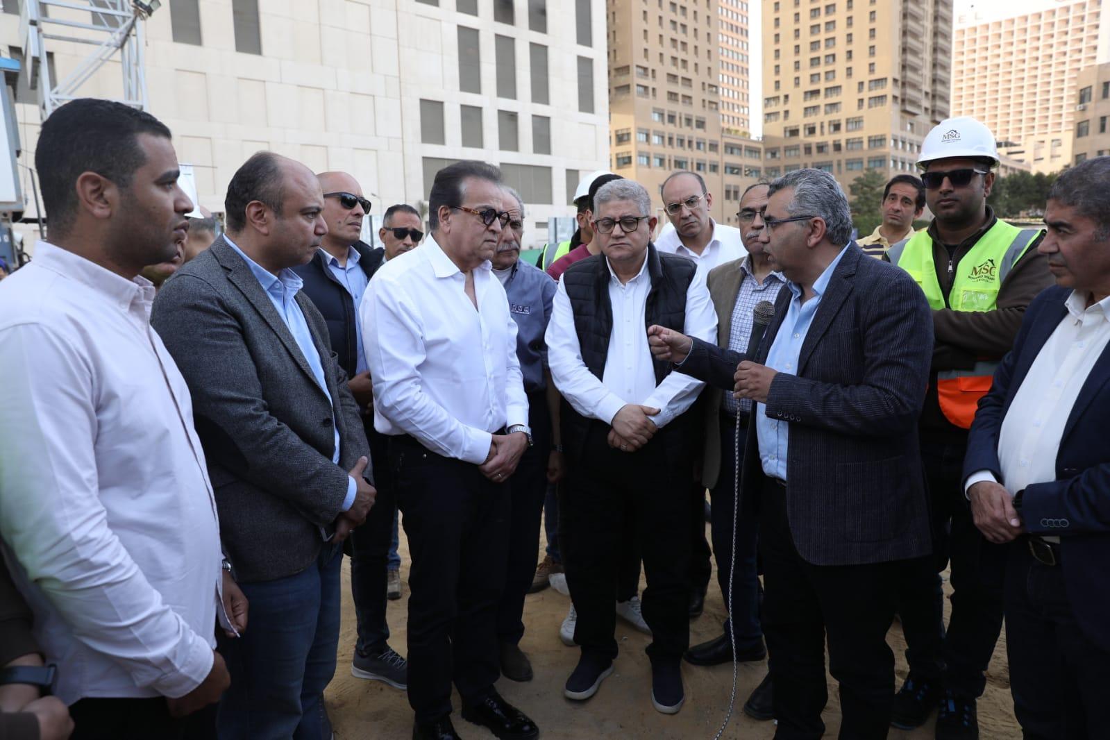 وزير الصحة يتفقد مستشفى بولاق الدكرور ومشروع بولاق أبو العلا الجديد
