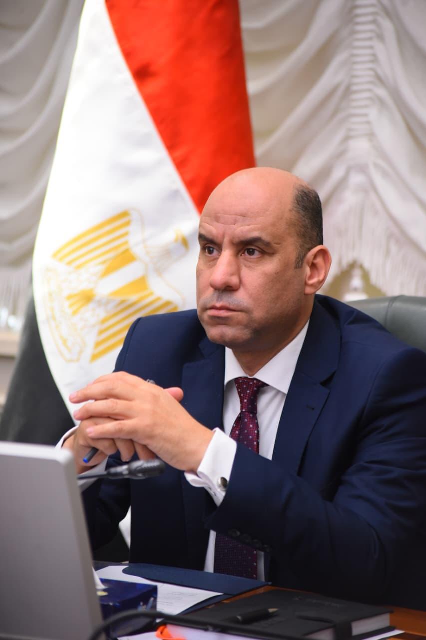 حظر أسبوعي للمنشآت المخالفة لنظام العمل عن بُعد في مصر