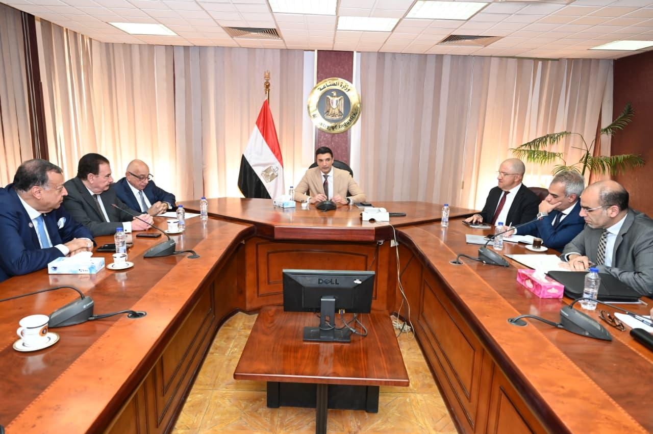 خالد هاشم: الصناعات التعدينية أولوية قصوى لجذب الاستثمارات وسد الفجوات الاستيرادية