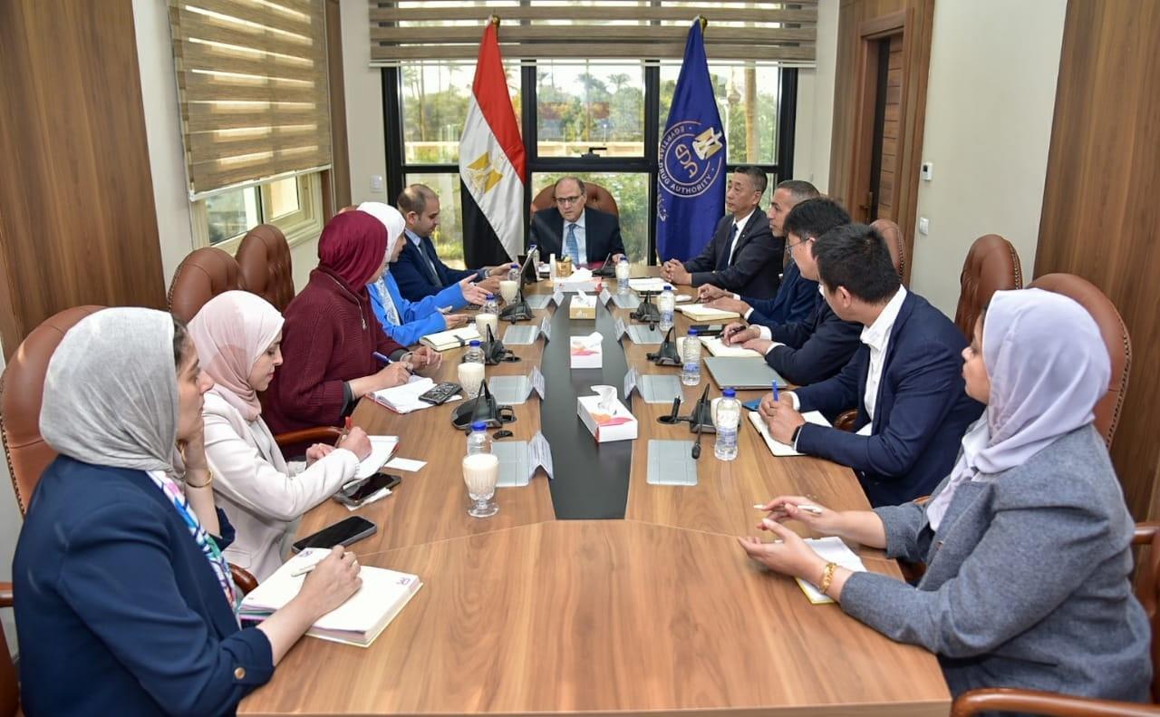 استثمار صيني جديد في مصر: 250 مليون دولار لمشروع إنتاج الزجاج الصيدلاني