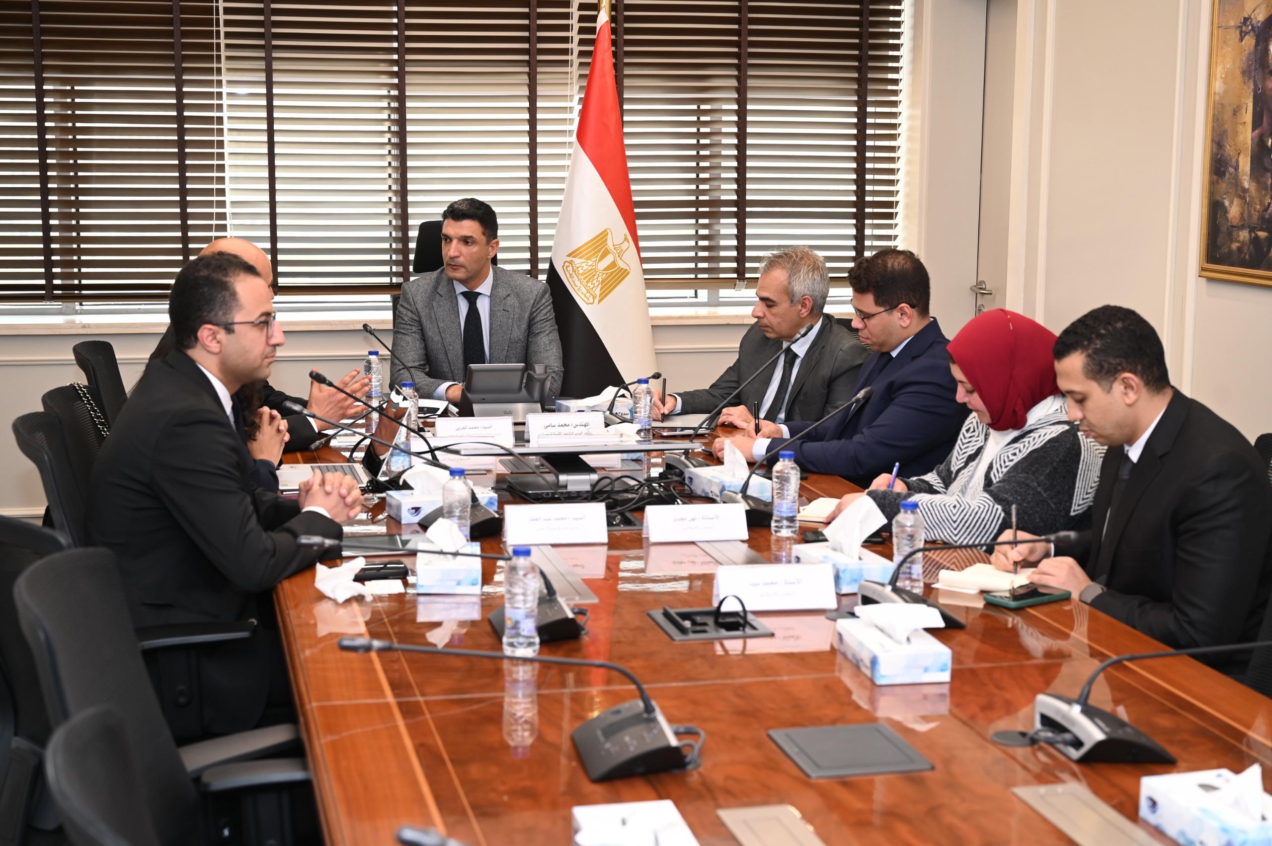 وزير الصناعة يؤكد دعمه الكامل للشركات العالمية في نقل التكنولوجيا وتعزيز التصنيع المحلي