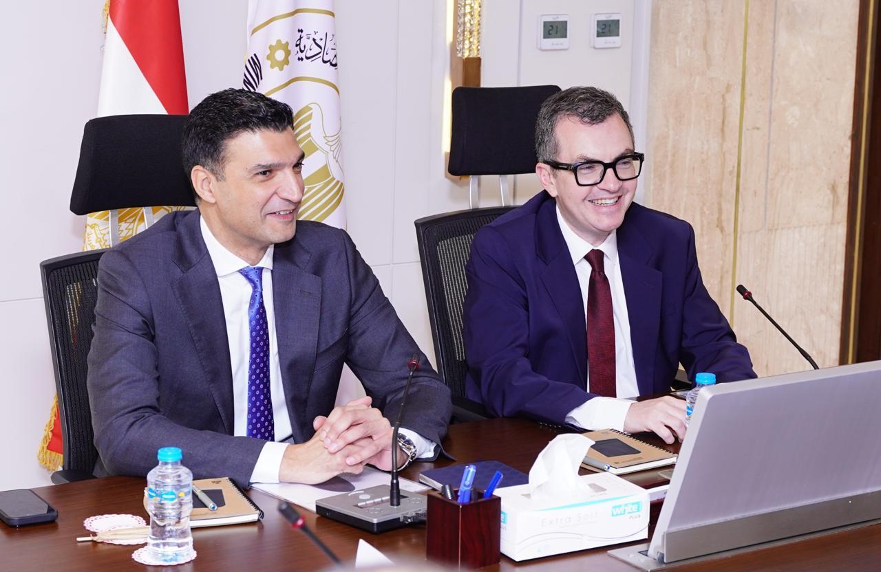 وزير الصناعة