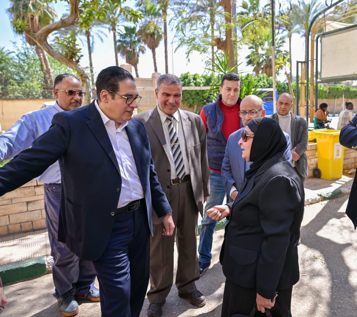 رئيس جامعة القاهرة