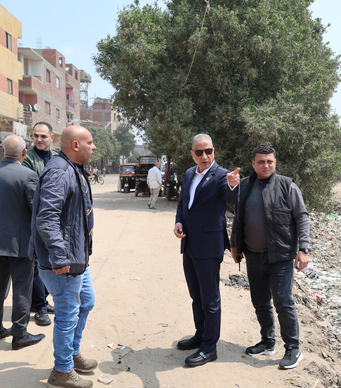 محافظ الجيزة يوجه بحملة مكثفة لرفع مخلفات القمامة بشكل دوري ومنظم