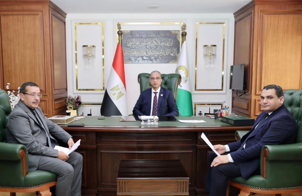 محافظ الجيزة يعلن تجهيز 8 مواقع تخزينية لاستلام القمح المحلي