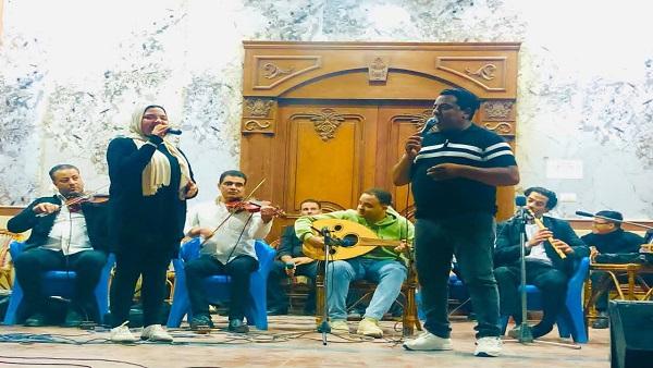 فرقة المنيا للموسيقى العربية تحيي احتفالاً بعيد الربيع في النادي الرياضي