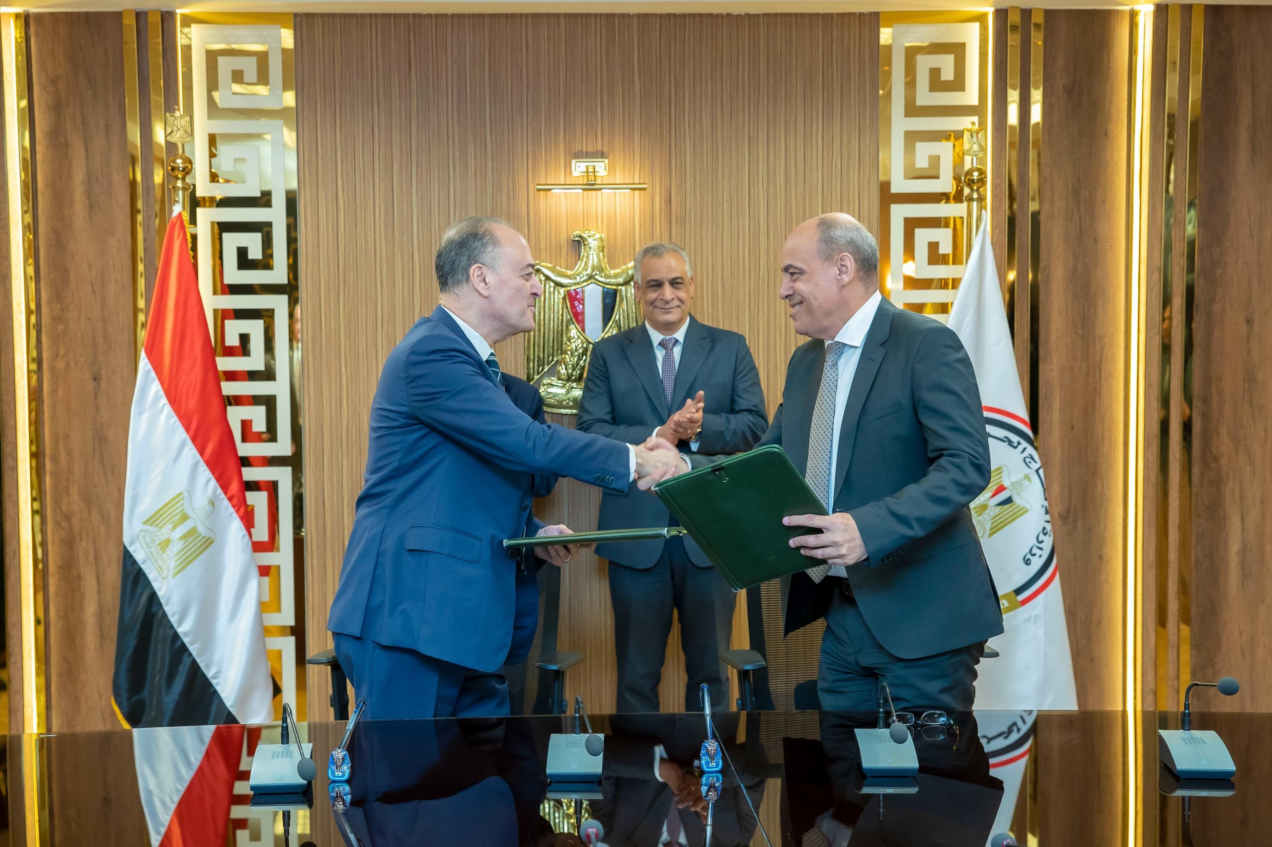 الإنتاج الحربي يدمج الذكاء الاصطناعي في خطوط الإنتاج بالتعاون مع الأكاديمية العربية