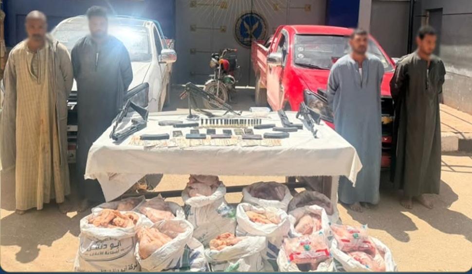 الأمن يضبط تشكيلاً عصابياً شديد الخطورة في قنا بعد تبادل إطلاق النار