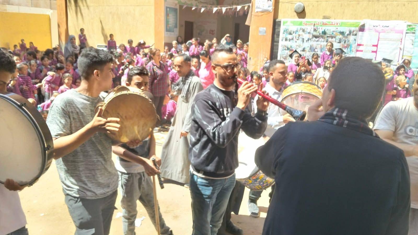 فرقة القوصية للآلات الشعبية تحتفل بعيد تحرير سيناء بحفل فني كبير