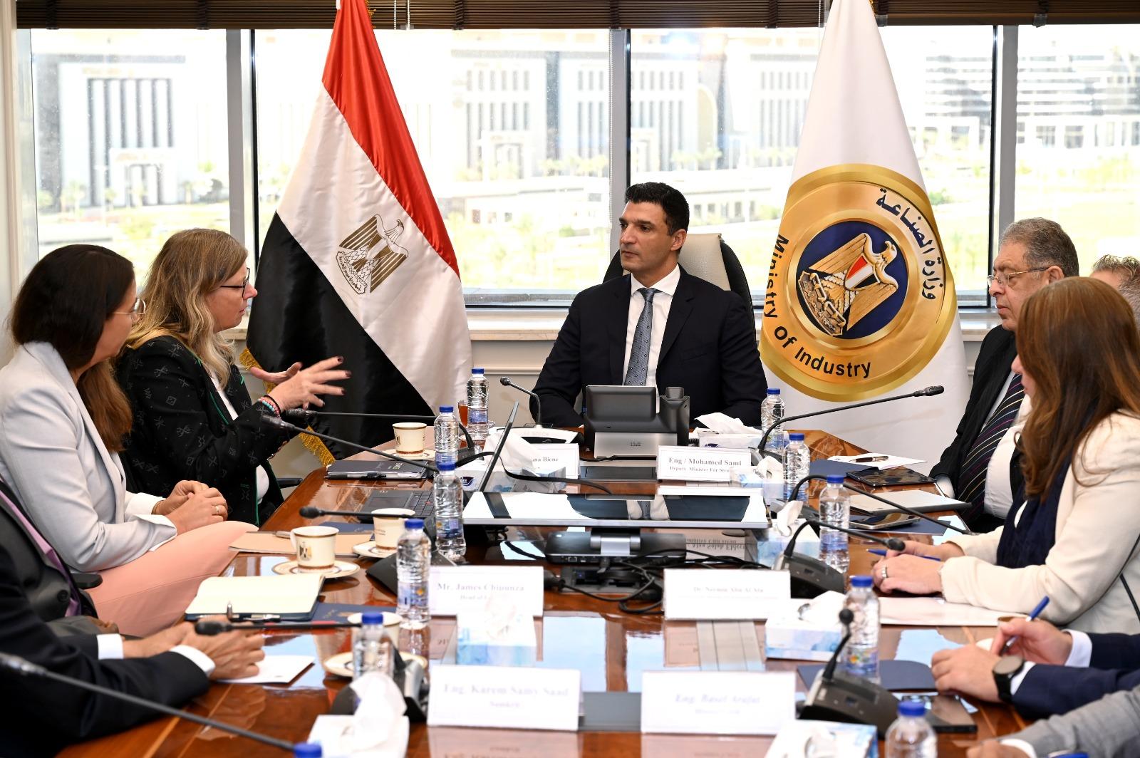 وزير الصناعة يفتتح مصنع فولكس فاجن لإنتاج السيارات الكهربائية في شرق بورسعيد