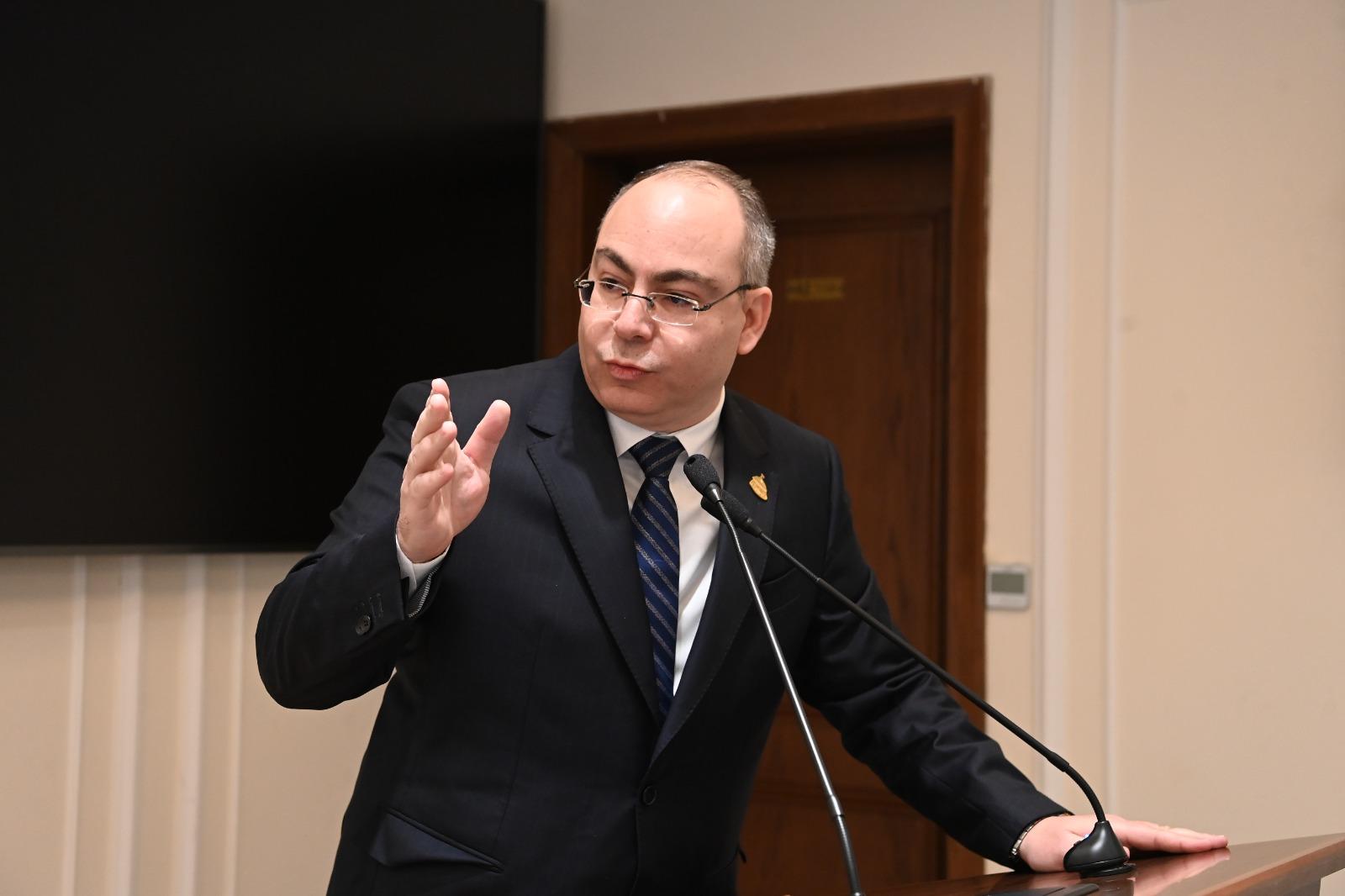 برلماني: كلمة الرئيس بعيد العمال رسمت خارطة طريق للتنمية والحماية الاجتماعية