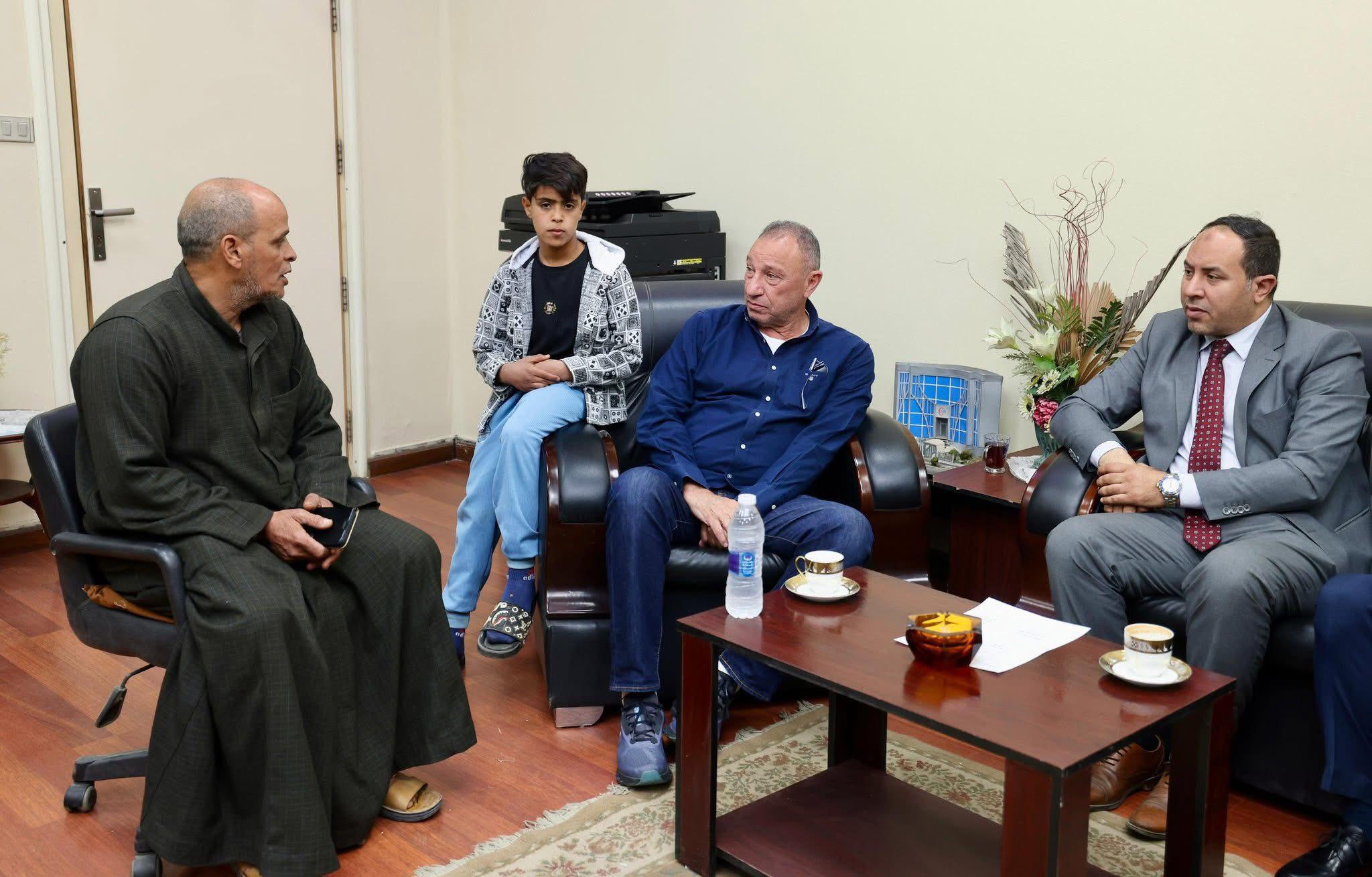 الخطيب يزور المشجع عبد الله عربي