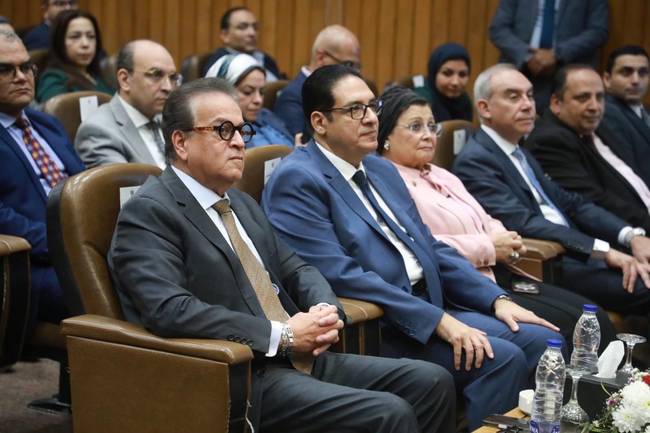 الدكتور خالد عبدالغفار يشارك فى مناقشة رسالة دكتوراه