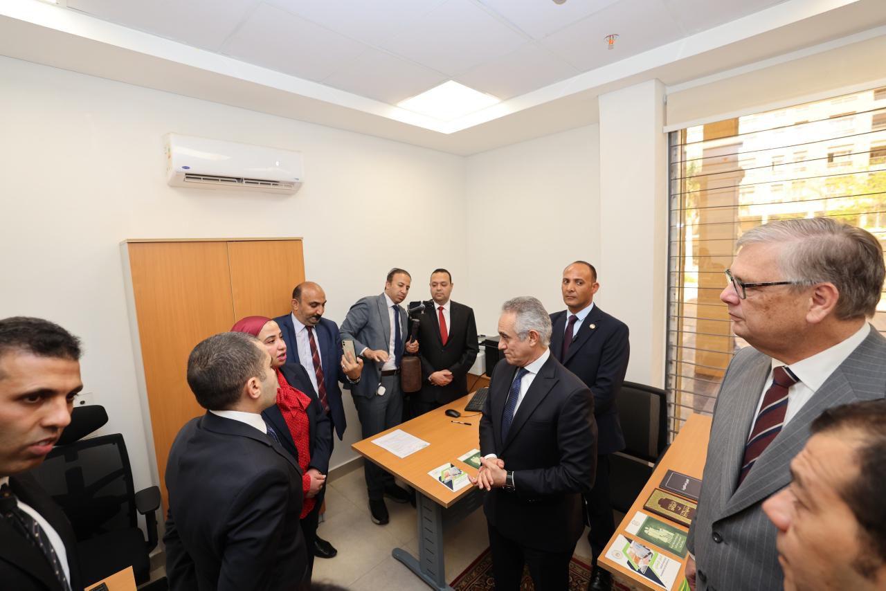 وزير العدل يفتتح أول مكتب متخصص للمساعدة القانونية الأسرية للأجانب