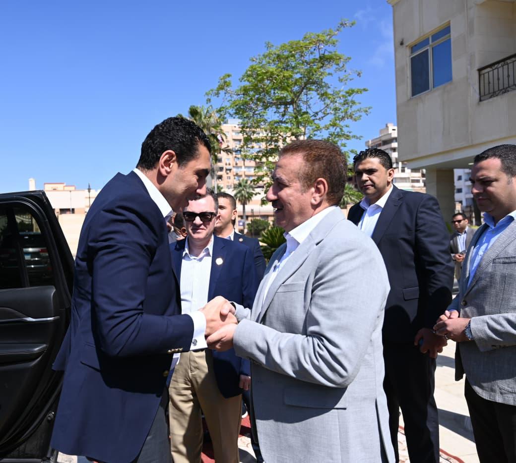 جوهر نبيل في جولة تفقدية ببورسعيد