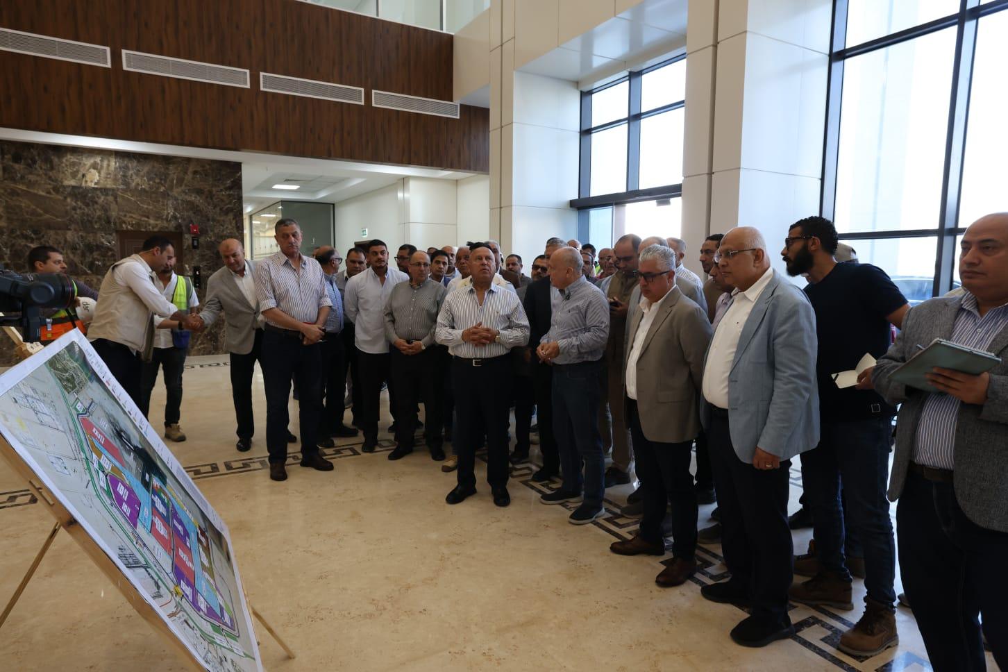 زيارة المهندس كامل الوزير لميناء السخنة