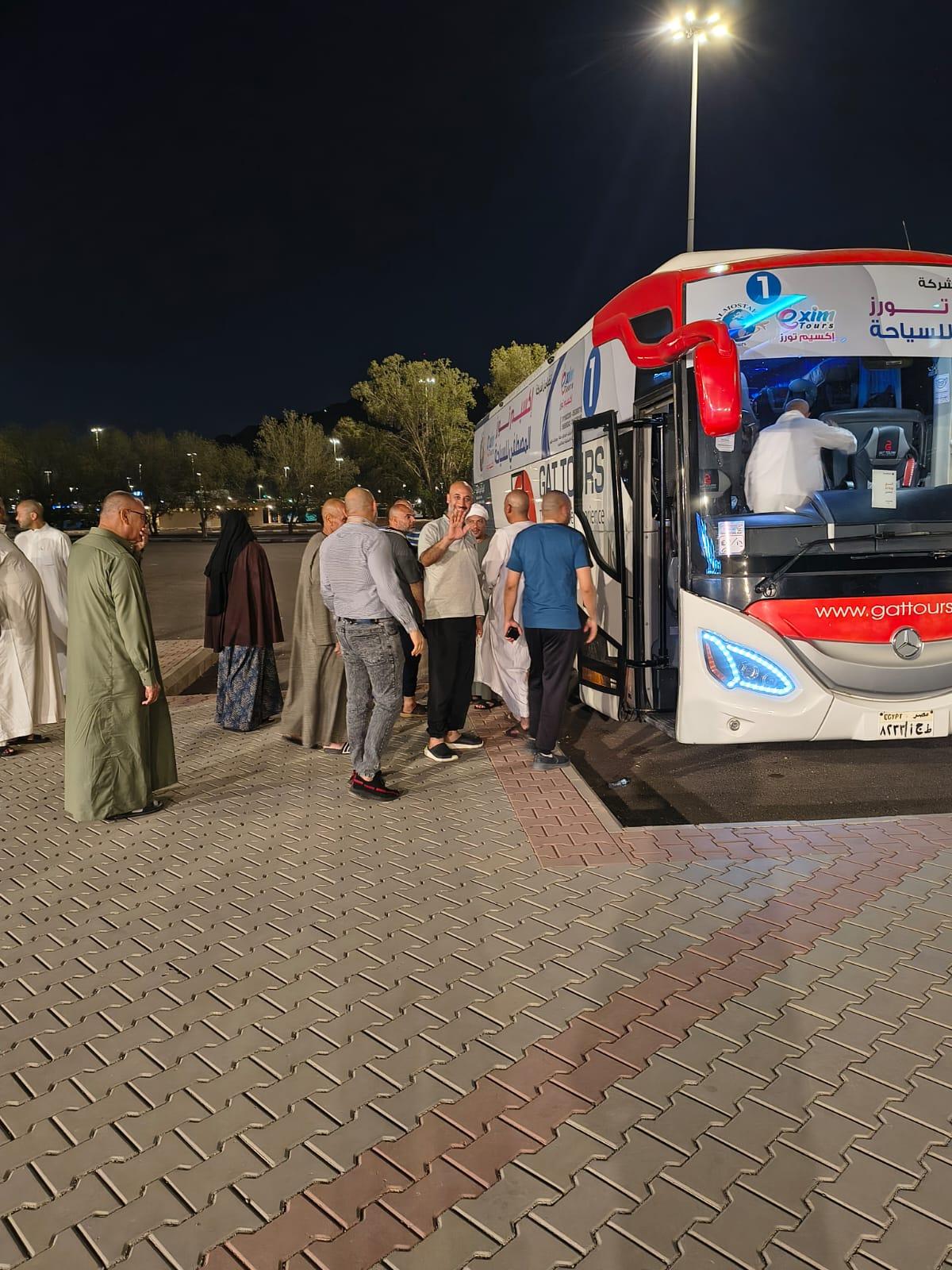 حجاج الحج السياحي البري